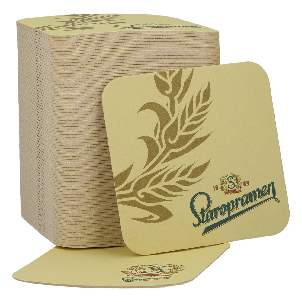 100 podkładek pod piwo Staropramen 1869 z zielonym logo i motywem piwa pszenicznego, w kolorze beżowym