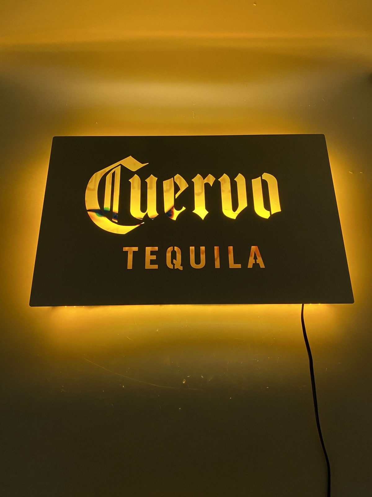 1x Jose Cuervo Tequila neon LED srebrny z żółtym światłem