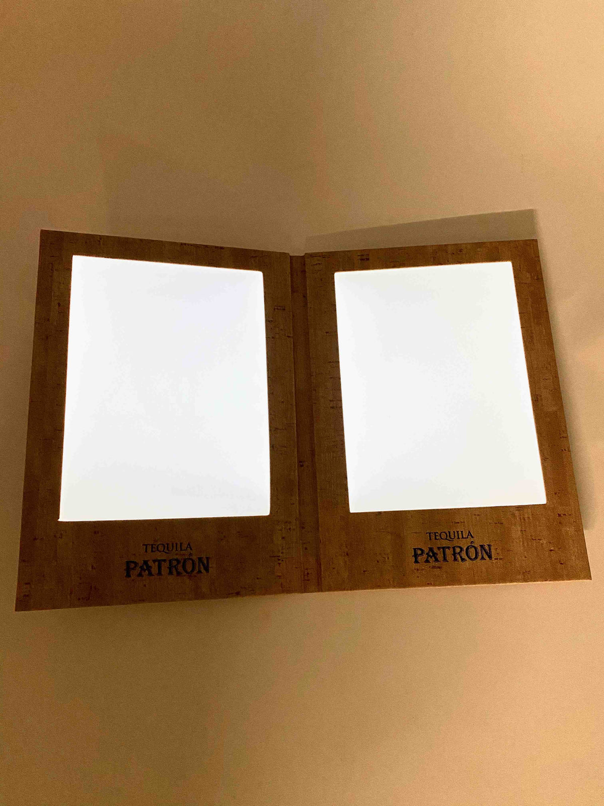 1x Karta menu Patron Tequila Optyka korka LED – Widok 3