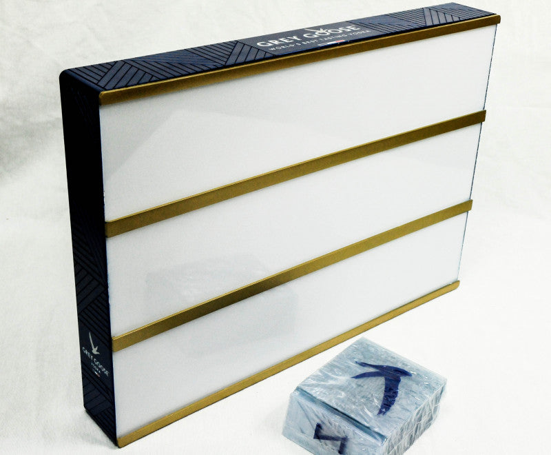 Neonowa reklama Grey Goose LED Light Box z dekoracyjnymi literami – dekoracja barowa – Widok 2