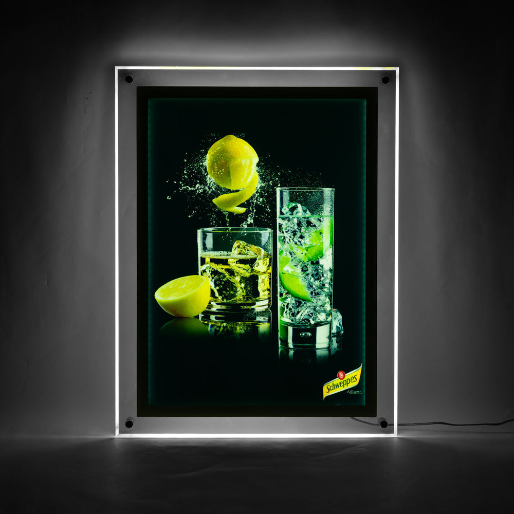 Reklama świetlna LED Schweppes Softdrink 51 x 39 cm wraz z zasilaczem w ramce A3
