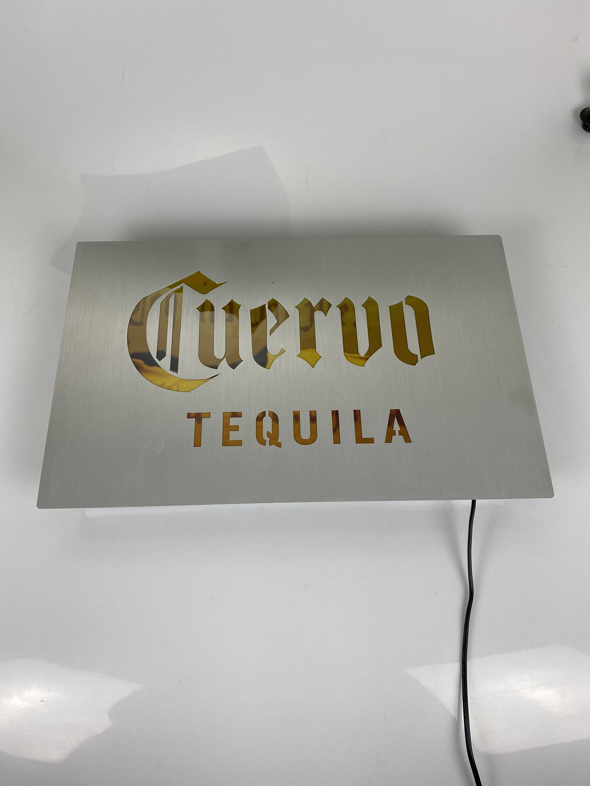 1x Jose Cuervo Tequila neon LED srebrny z żółtym światłem – Widok 3