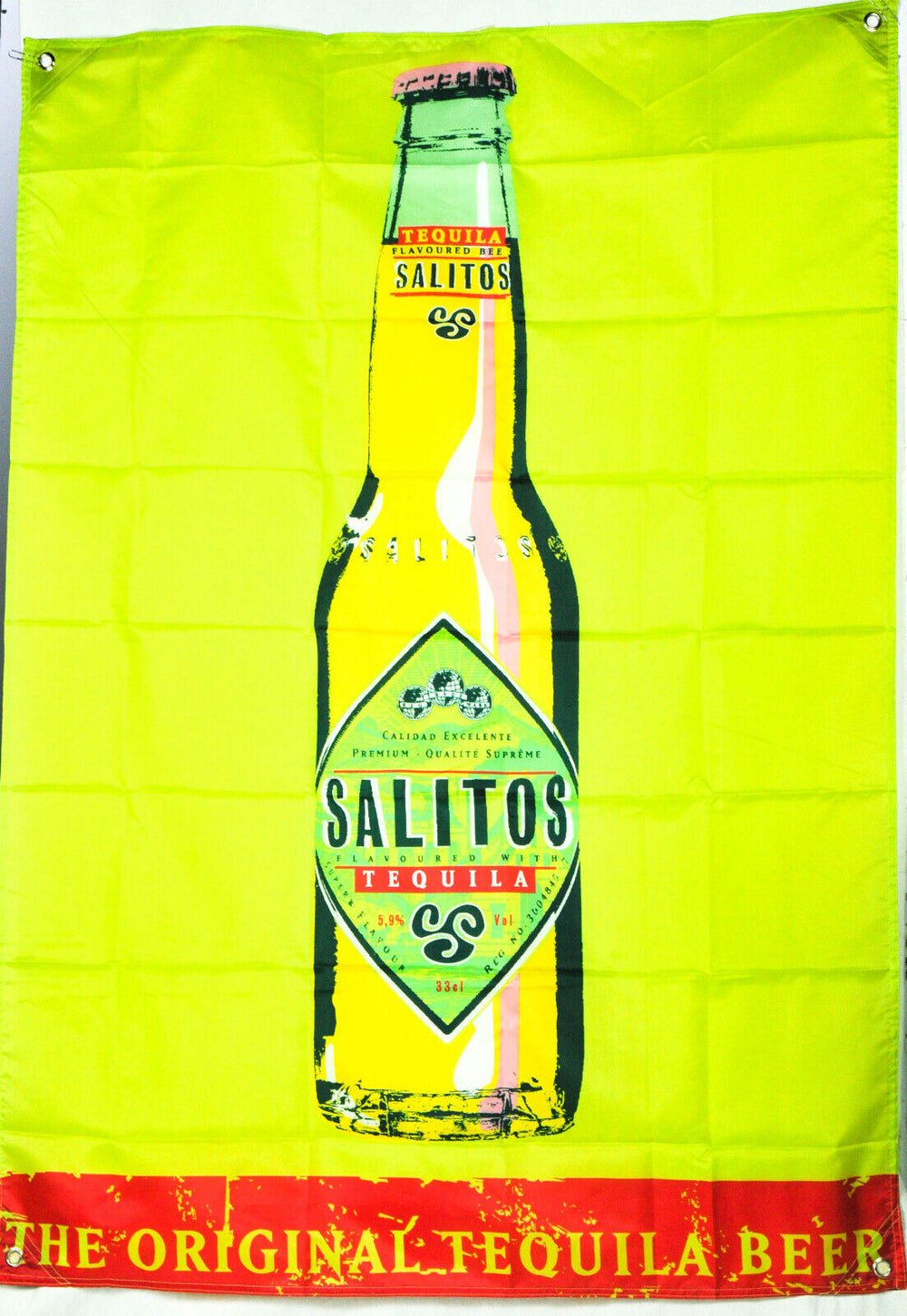 1x flaga piwa Salitos z butelką w kolorze neonowej zieleni 95 x 140 cm