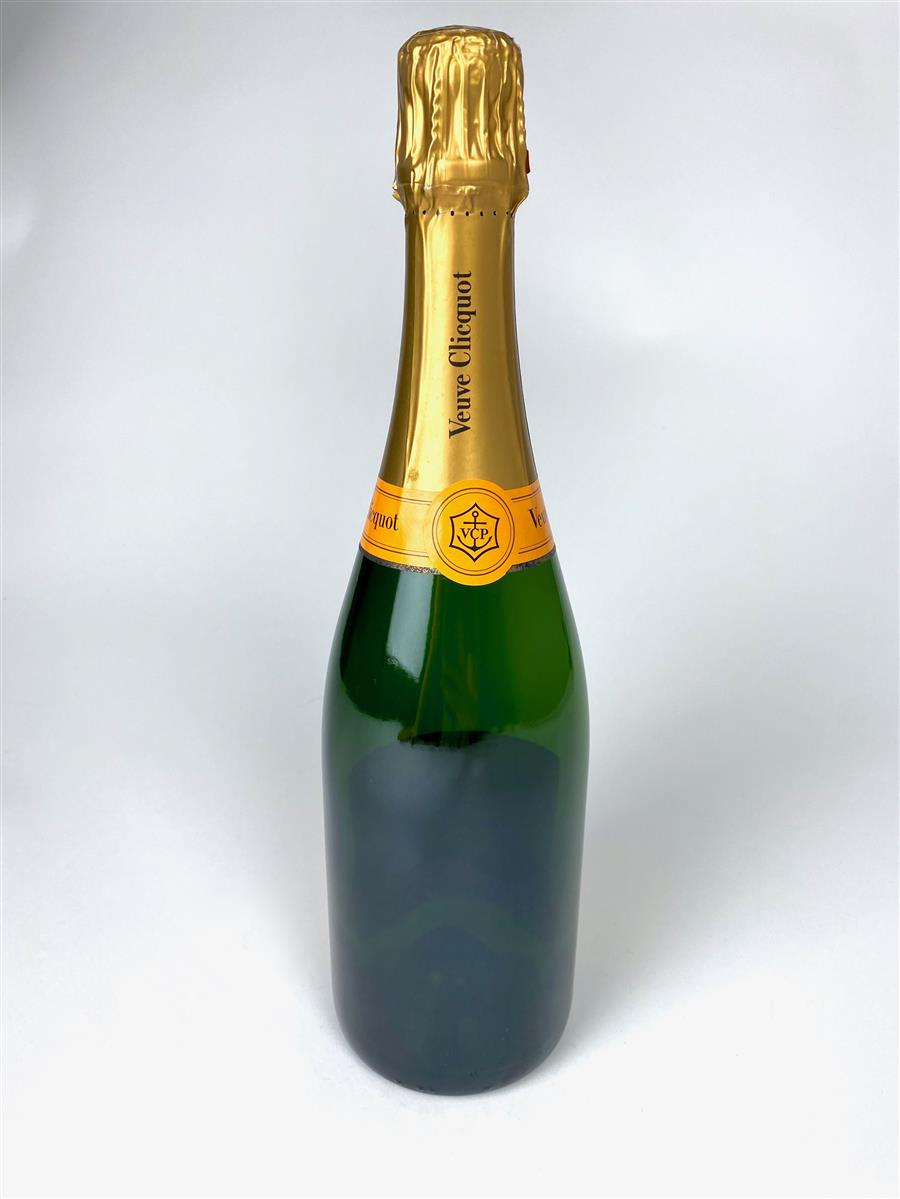 1x butelka pokazowa szampana Veuve Clicquot 0,7l Brut – Widok 3