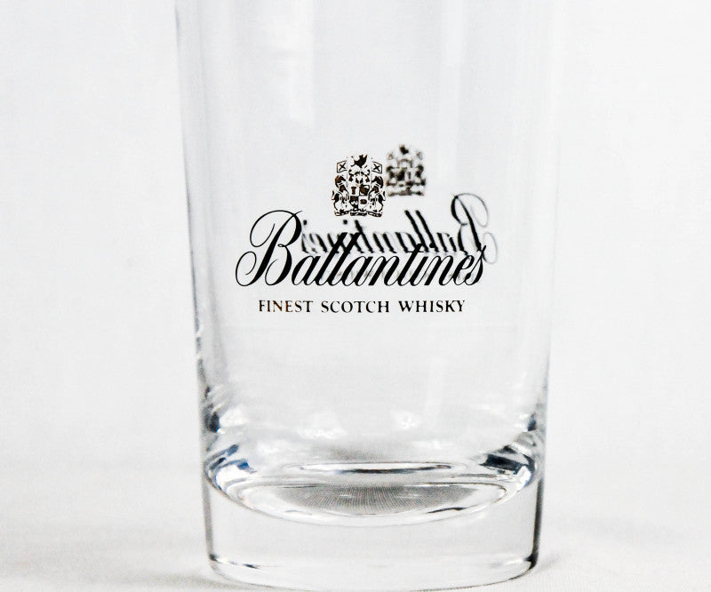 Ballantines Whisky Pitcher Karafka z nalewakiem „Finest Scotch” ze szkła – Widok 3