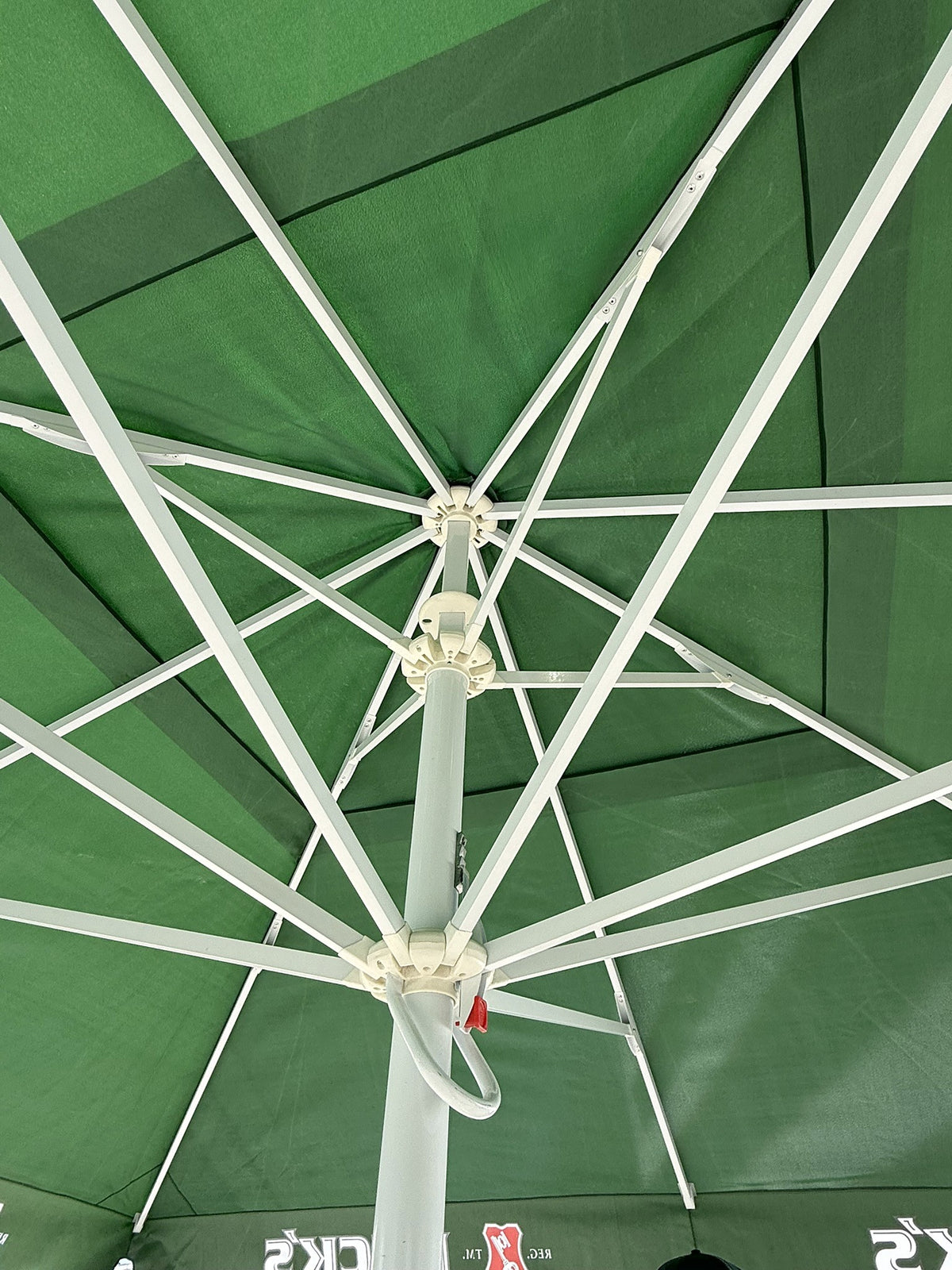 Parasol Becks 4x4 m – do browaru, lokalu gastronomicznego, ogródka piwnego – Widok 2