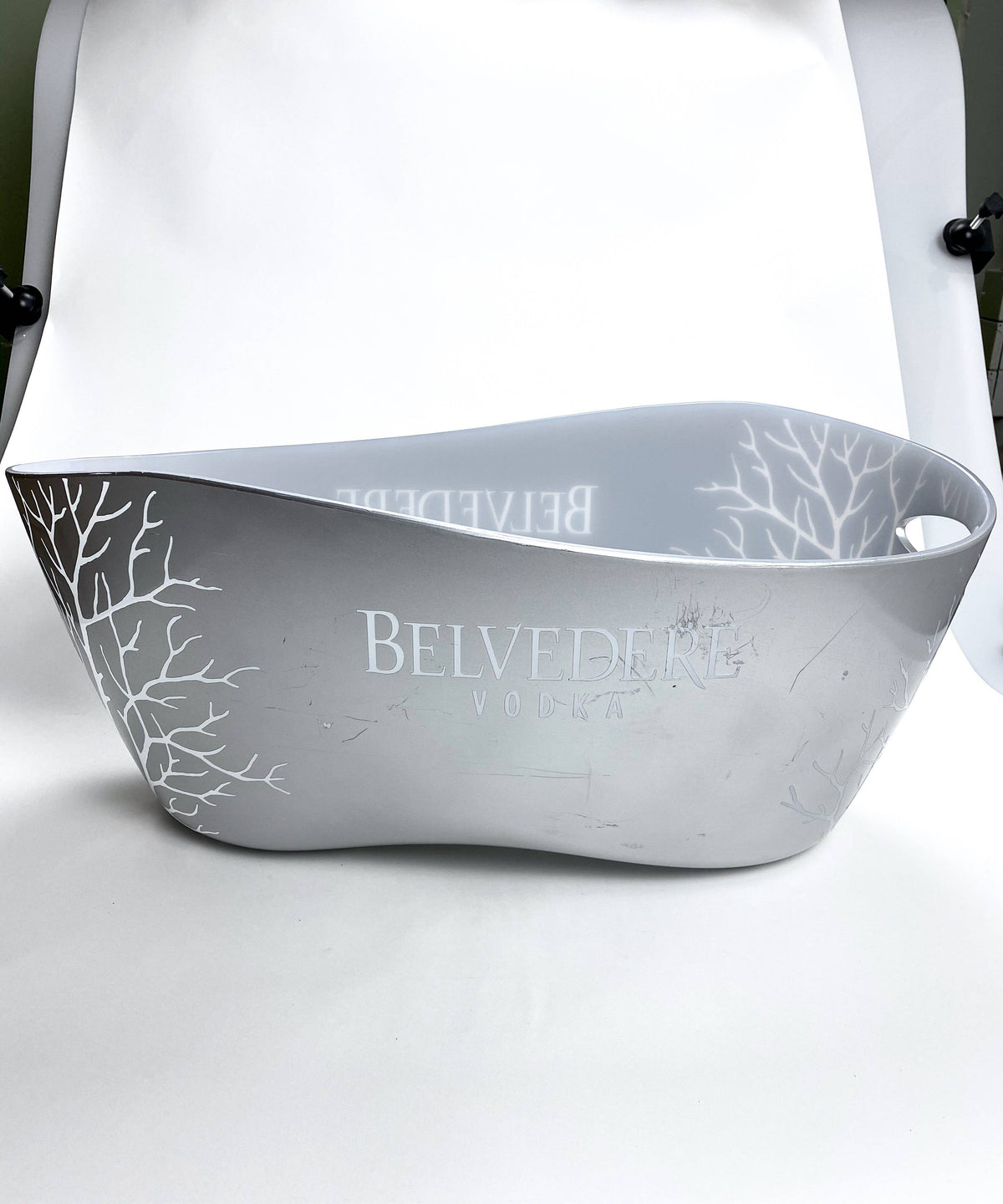 Chłodziarka do butelek Belvedere Vodka Pojemnik na kostki lodu Jeroboam srebrny bez LED