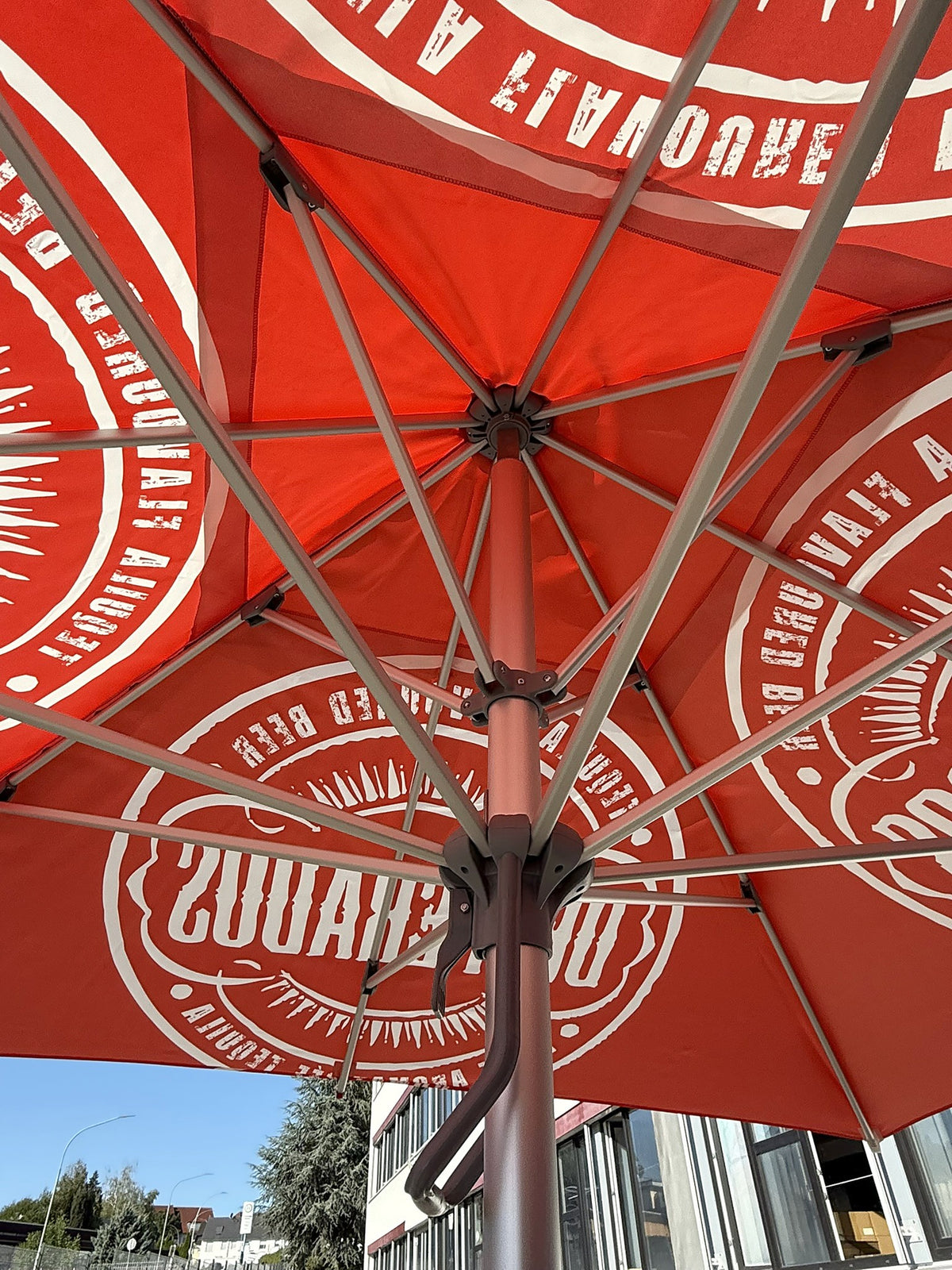 Parasol „Desperados” 3x3 m – dla browarów, lokali gastronomicznych i ogródków piwnych – Widok 2