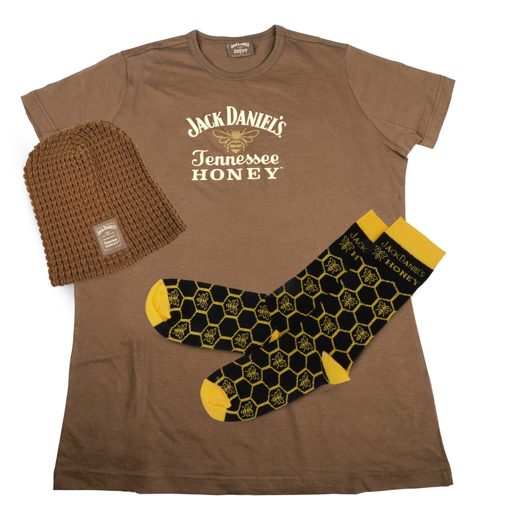 Zestaw dla fanów Jack Daniels II zawierający czapkę wełnianą Honey, koszulkę dla fanów i skarpetki.