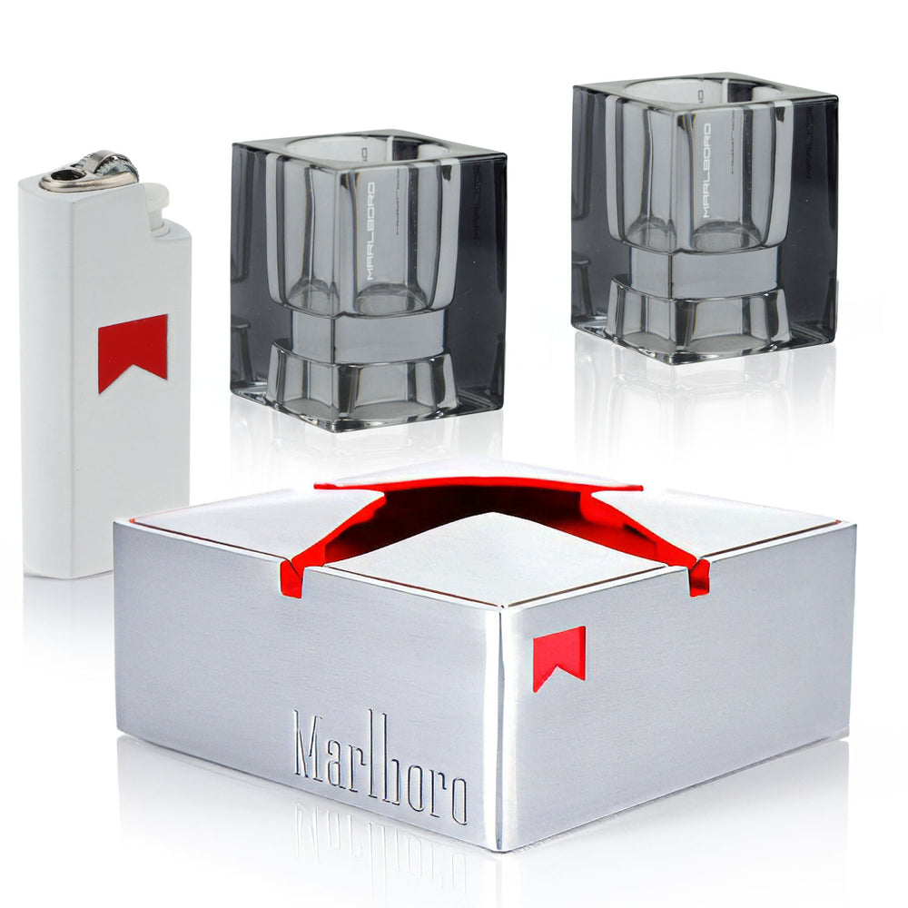 Zestaw Marlboro Fan Bundle zawierający 1x lampion 1x metalową popielniczkę 1x zapalniczkę