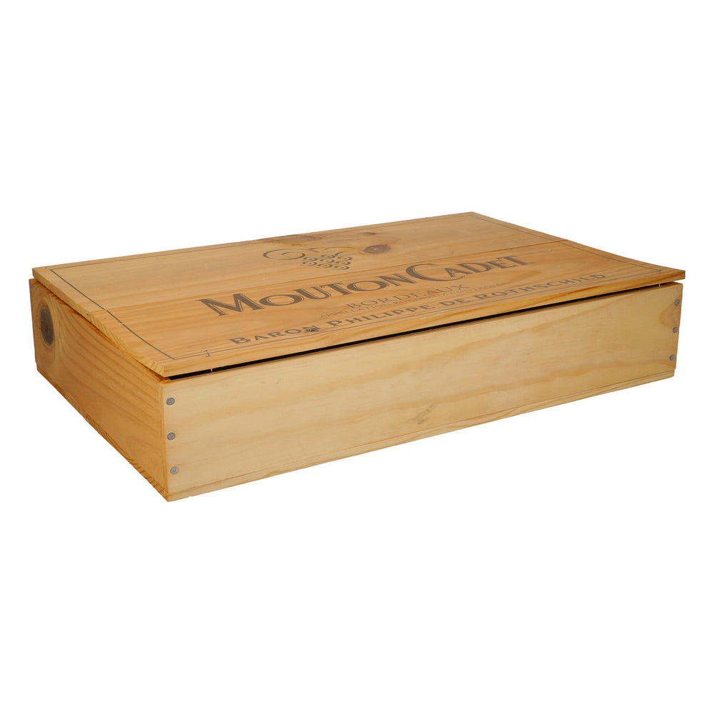 Wino Mouton Cadet w drewnianej skrzynce – dekoracja wnętrz, 32 x 50 x 10 cm